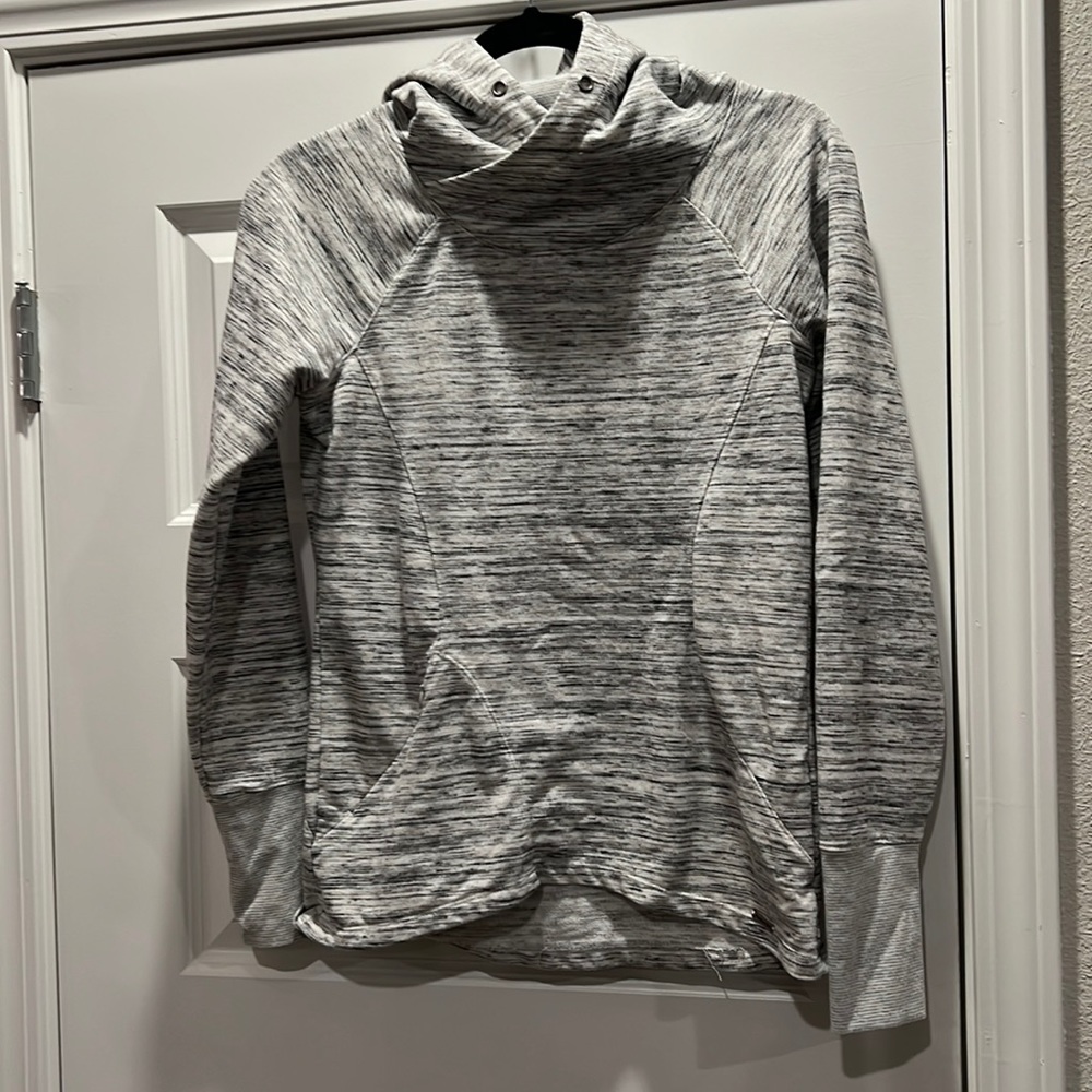 Hooded pullover